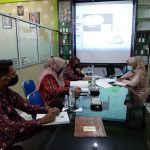 Read more about the article Proses Sidang Skripsi Mahasiswa tingkat Akhir tahun akademik 2019/2020 di ruang sidang kampus STIKes Muhammadiyah Lhokseumawe.